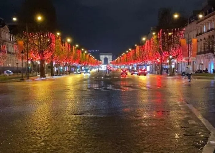 Proche Champs Elysee 8e