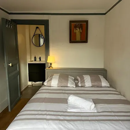 Proche Champs Elysee 8e * Paris