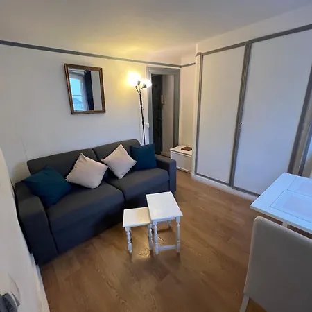 Proche Champs Elysee 8e