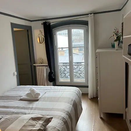 Daire Proche Champs Elysee 8e Paris