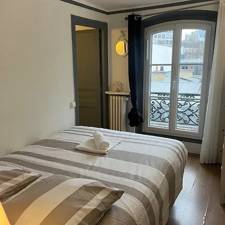 Daire Proche Champs Elysee 8e *