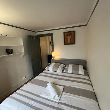 Proche Champs Elysee 8e Daire *