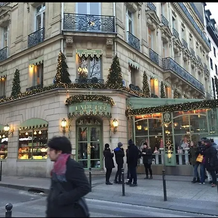 Proche Champs Elysee 8e *