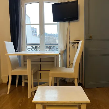 Daire Proche Champs Elysee 8e Paris