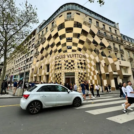 Proche Champs Elysee 8e *