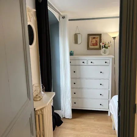 Proche Champs Elysee 8e Paris