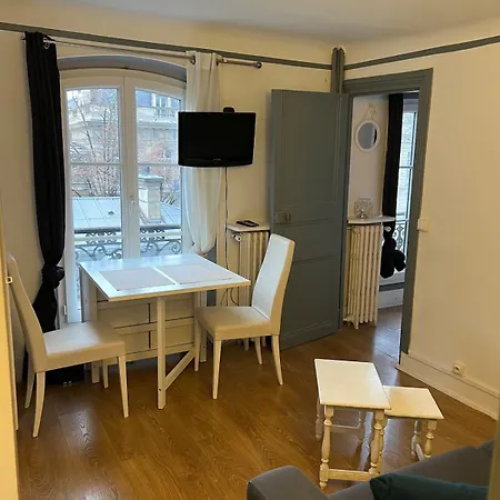 Daire Proche Champs Elysee 8e