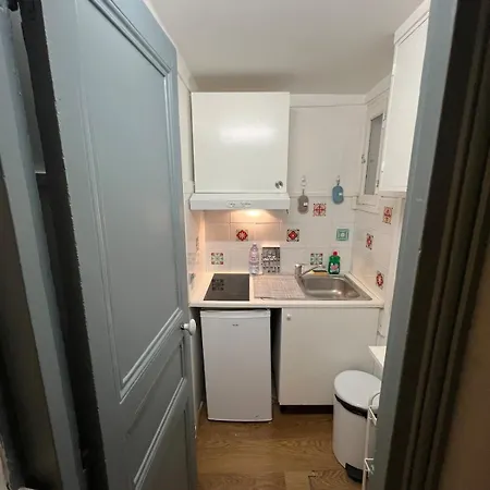 Proche Champs Elysee 8e Apartman Párizs