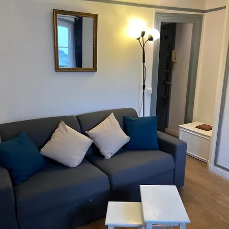 Proche Champs Elysee 8e Daire *