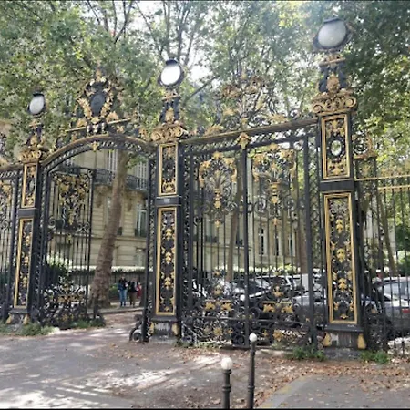Proche Champs Elysee 8e Apartment