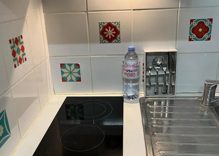 Appartement Proche Champs Elysee 8e *
