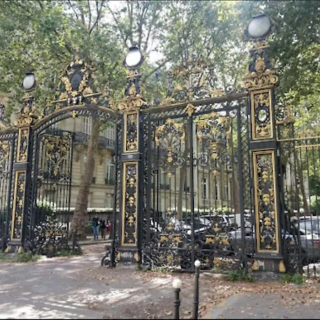 Proche Champs Elysee 8e Apartment